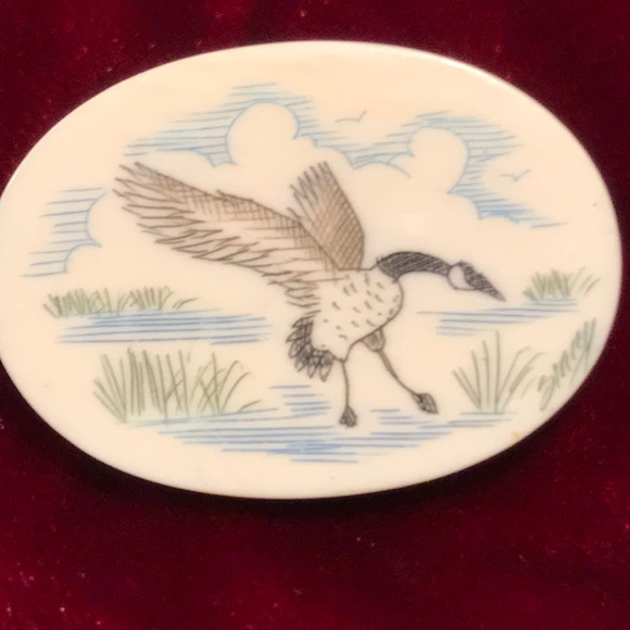 Vintage Jewelry - Vintage Carved Canadian Goose Scrimshaw Pin Brooch